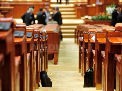 Imaginea articolului Romanian Parliament Resumes No-Confidence Vote Meeting