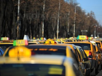 Imaginea articolului Romanian Taxi Drivers To Boycott Gas Stations Over Fuel Price Hike