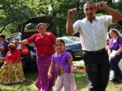 Imaginea articolului Romanian Senate Committees OK Bill To Change The Term ‘Roma’ To ‘Gypsy’