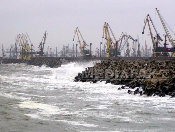 Imaginea articolului Romanian Constanta Sea Ports Closed Over Strong Winds