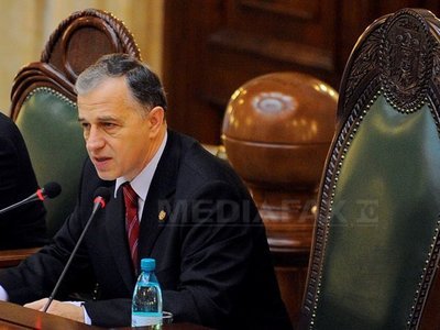 Imaginea articolului Mircea Geoana Removed As Romanian Senate President