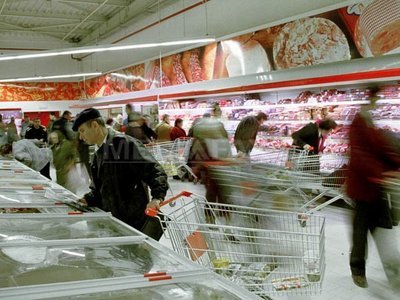 Imaginea articolului Over 70% Of Romanians Reduced Consumption, Bought Cheaper Products In 2011