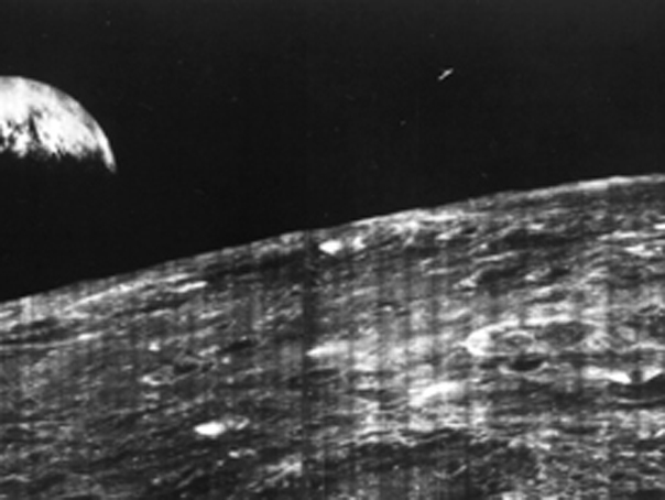 Imaginea articolului PRIMA FOTOGRAFIE cu planeta Pământ surprinsă de pe Lună - FOTO