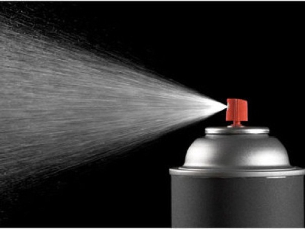 Imaginea articolului PERICOLELE ASCUNSE ale deodorantelor: Ce afecţiuni grave pot cauza spray-urile