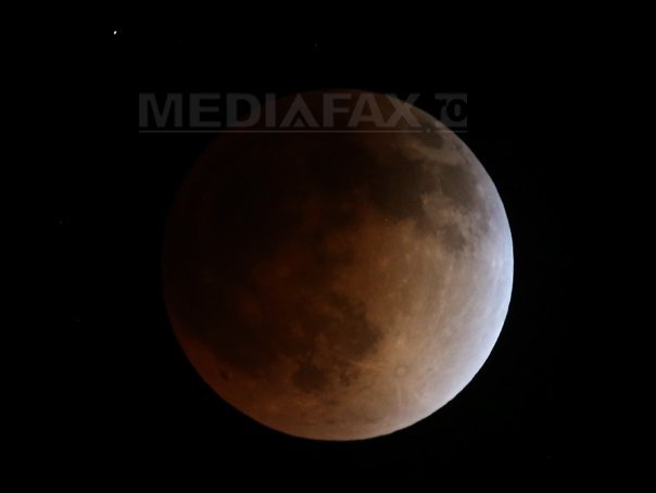 Imaginea articolului "Luna sângerie": cea mai scurtă eclipsă totală de Lună din acest secol are loc sâmbătă - VIDEO