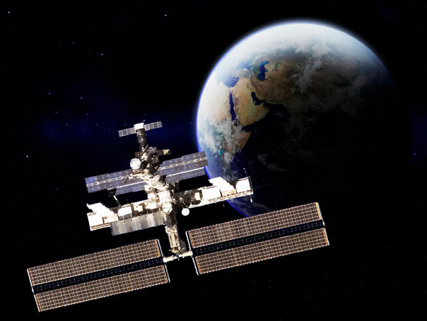 Imaginea articolului Un deşeu spaţial va cădea pe Terra vineri, 13 noiembrie. Unde este prevăzut impactul - VIDEO