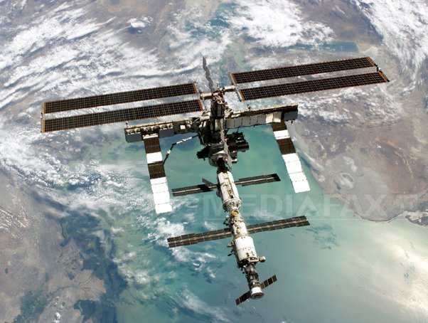 Imaginea articolului SpaceX a semnat primul ei contract cu NASA care îi permite să trimită astronauţi pe ISS - FOTO, VIDEO
