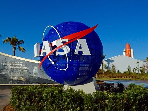 Imaginea articolului NASA vrea să organizeze o bază pe Lună - GALERIE FOTO 
