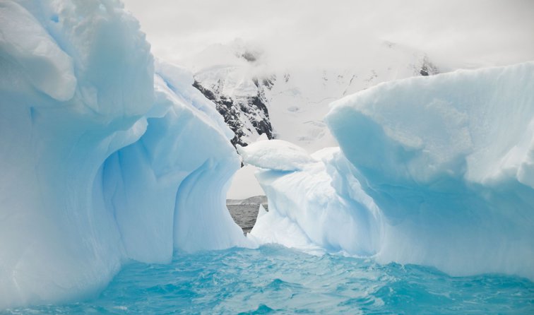 Imaginea articolului VIDEO | Antarctica mai pierde un bloc uriaş de gheaţă, unul mai mare decât Bucureştiul. Efectele ar putea fi dezastruoase