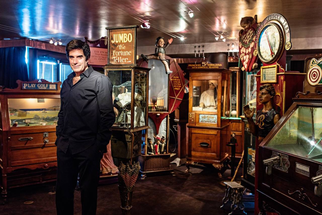 Cum arată locuinţele celui mai faimos magician din lume, David Copperfield, care a susţinut spectacole în valoare de peste 4 mld. de dolari. Galerie FOTO