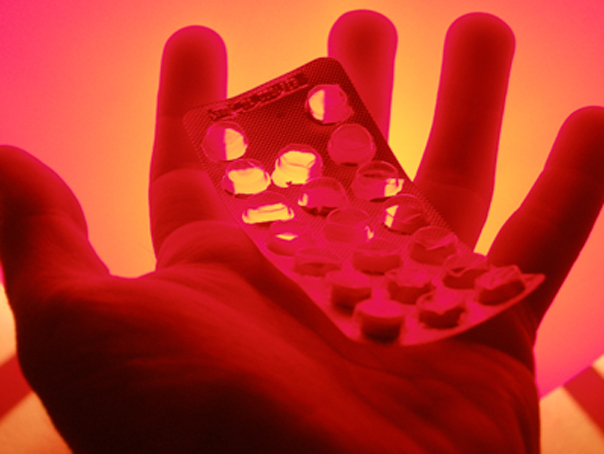Ibuprofenul, cel mai utilizat medicament împotriva durerilor, creşte riscul unui stop cardiac cu 31%