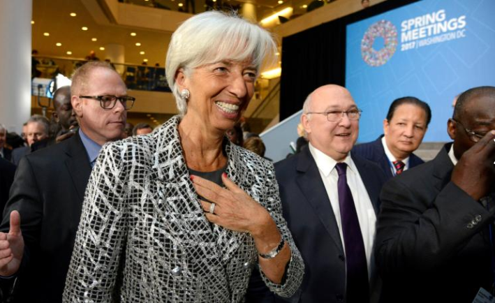 FMI elimină angajamentul anti-protecţionism, dar menţine angajamentele valutare. Ce înseamnă asta pentru economia mondială