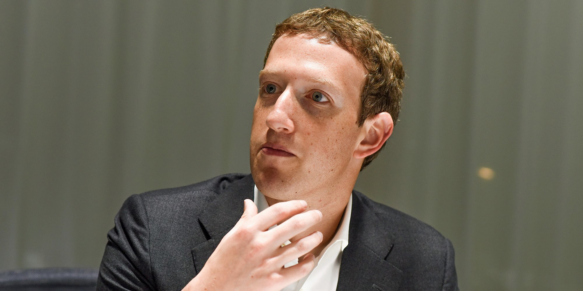 Previziunea “sumbră” a omului care a revoluţionat Internetul: Mark Zuckerberg anunţă că smartphone-urile sunt pe cale de dispariţie