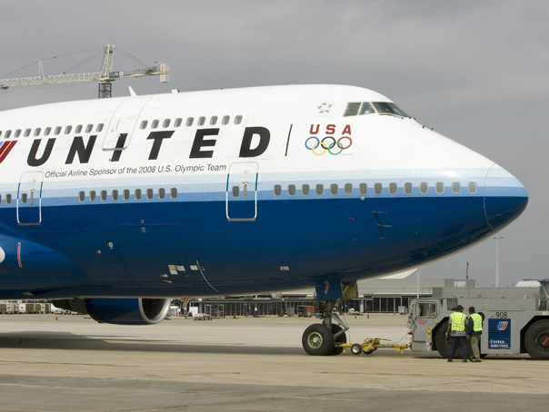 Un nou incident la United Airlines: Avea bilet pentru Paris, dar a ajuns la San Francisco. "Coşmarul" unei călătorii cu avionul, de 28 de ore. VIDEO
