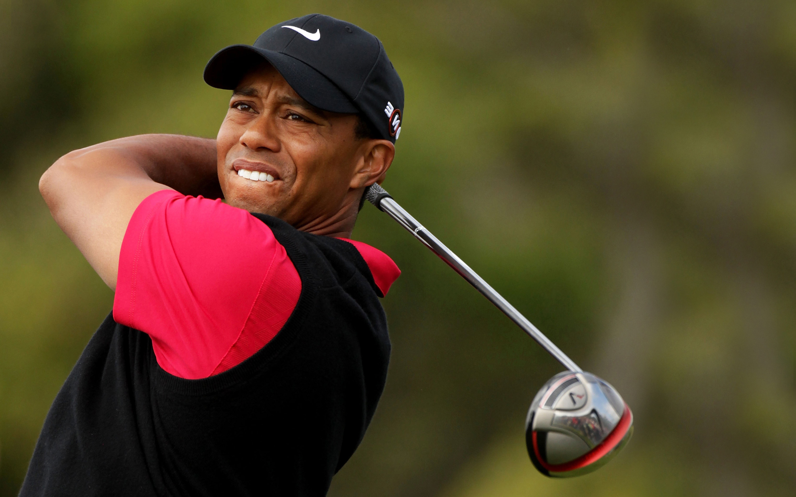 Prăbuşirea marilor sportivi: Tiger Woods, cel mai cunoscut jucător de golf din lume, a fost arestat în Florida pentru că era băut sau drogat