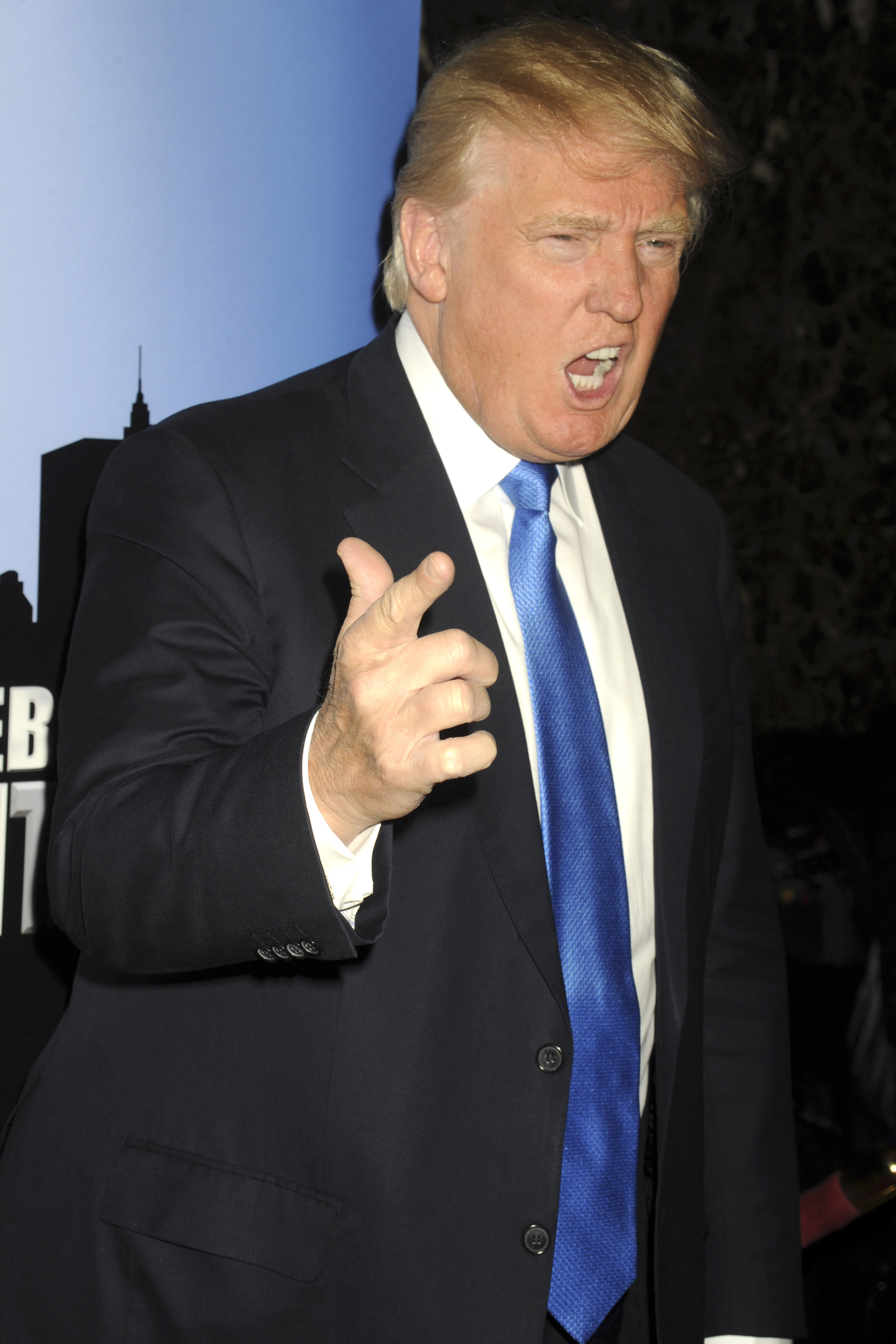 Trump faţă în faţă cu celebrul lui “You are fired”. Pleacă de bună voie sau scos de bodyguarzi?