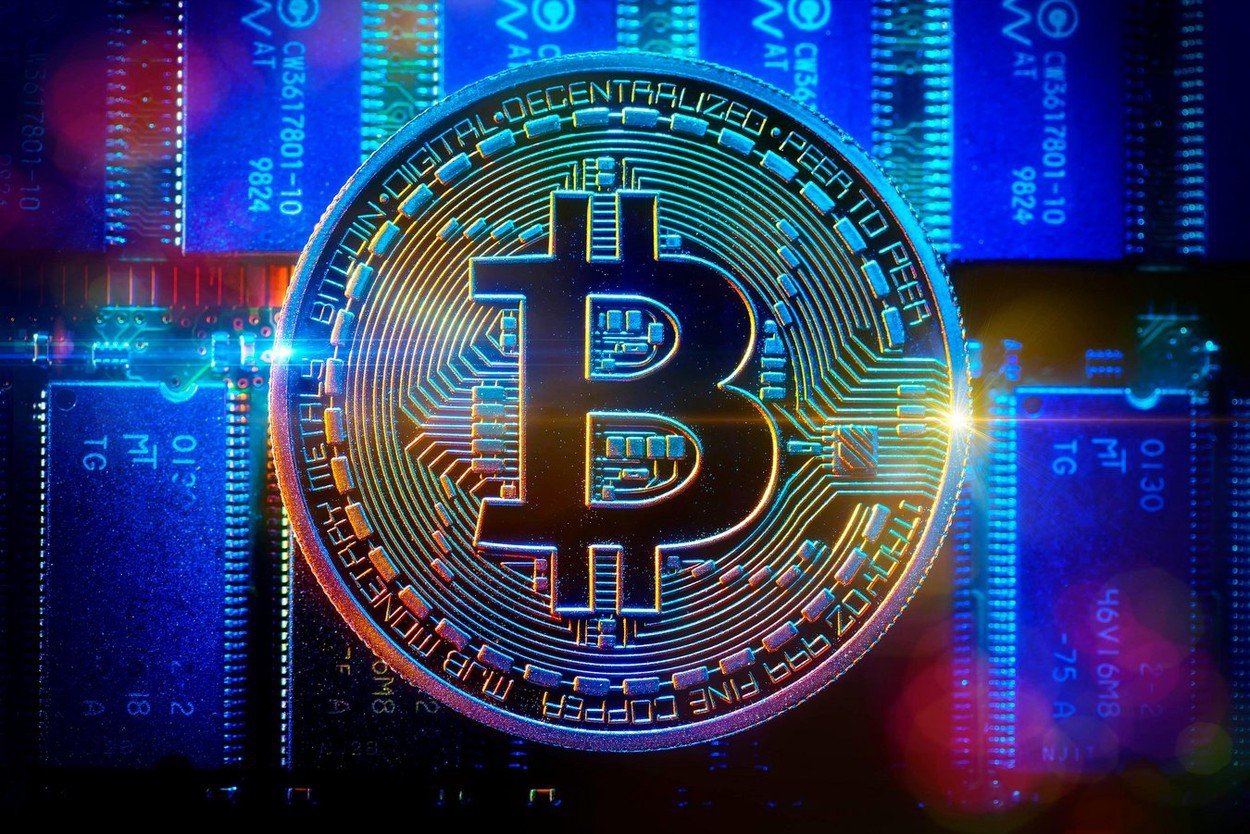 Bitcoin a depășit pragul de de dolari, pentru prima oară în istoria sa - Burse - femeiademaine.ro