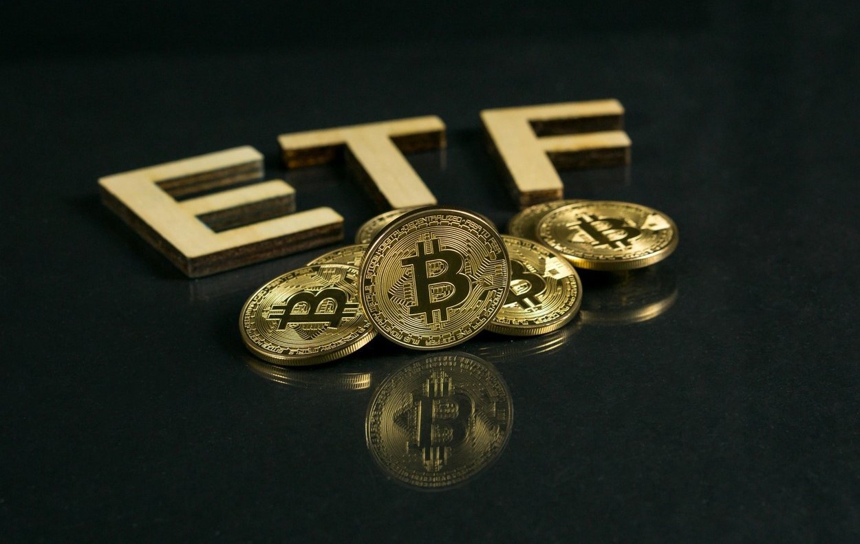 futures bitcoin din SUA urcă în prima zi de tranzacționare