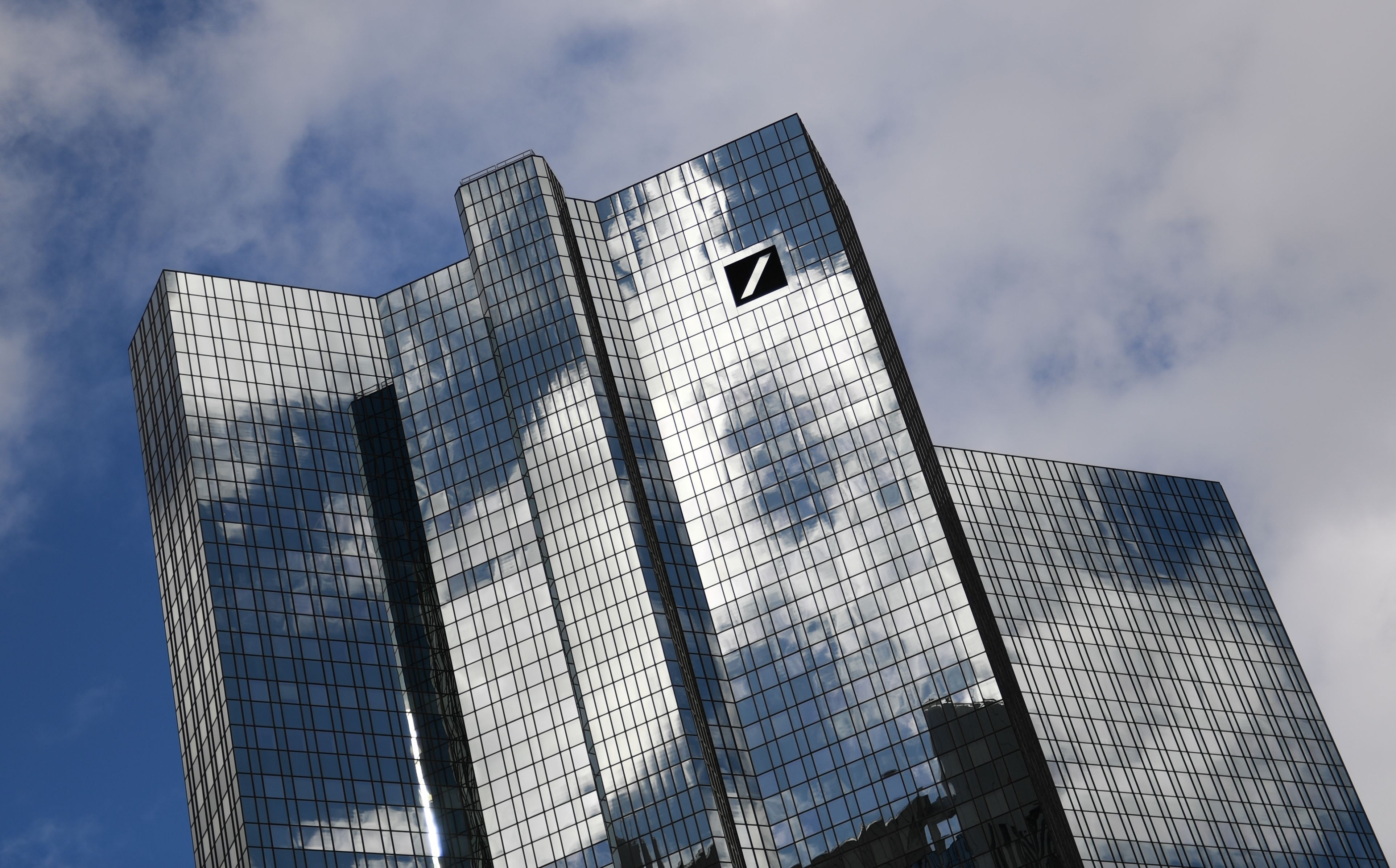 Nemţii de la Deutsche Bank au închis al cincilea trimestru consecutiv pe profit. Directorul financiar al băncii crede că inflaţia este mai mult decât tranzitorie