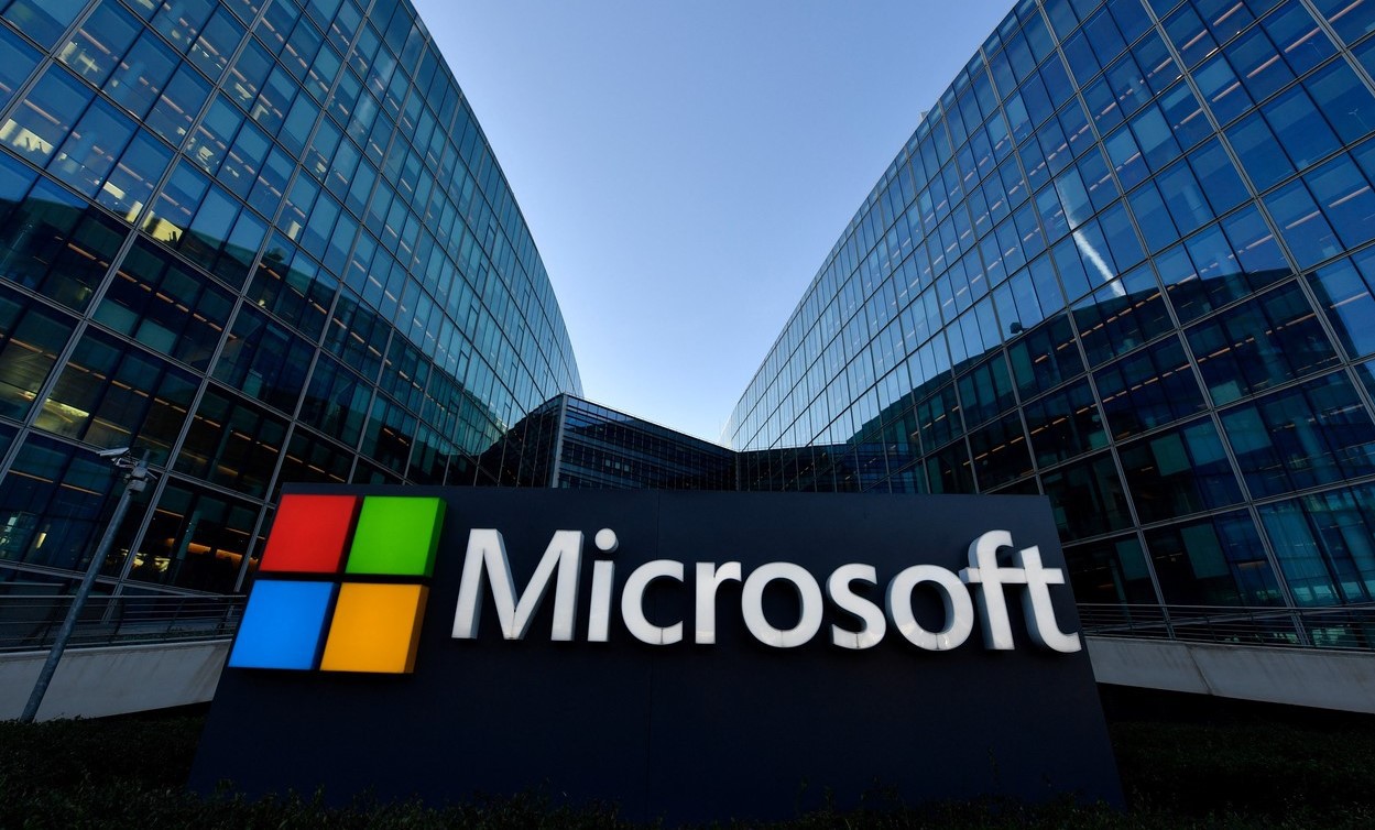Ambiţie masivă anunţată de Microsoft: Gigantul vrea ca Statele Unite să aibă încă 250.000 de experţi în securitate cibernetică în următorii cinci ani şi îşi îndreaptă atenţia spre facultăţile de stat