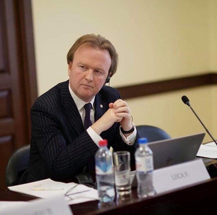 Opinie Florin Luca, economistul şef al CEC Bank: „Va curge sânge?”