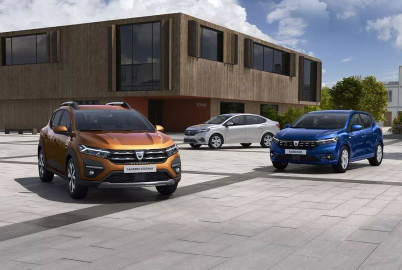 Dacia începe primele livrări ale noilor Sandero şi Logan în decembrie. Preţurile sunt cu 800 de euro mai mari