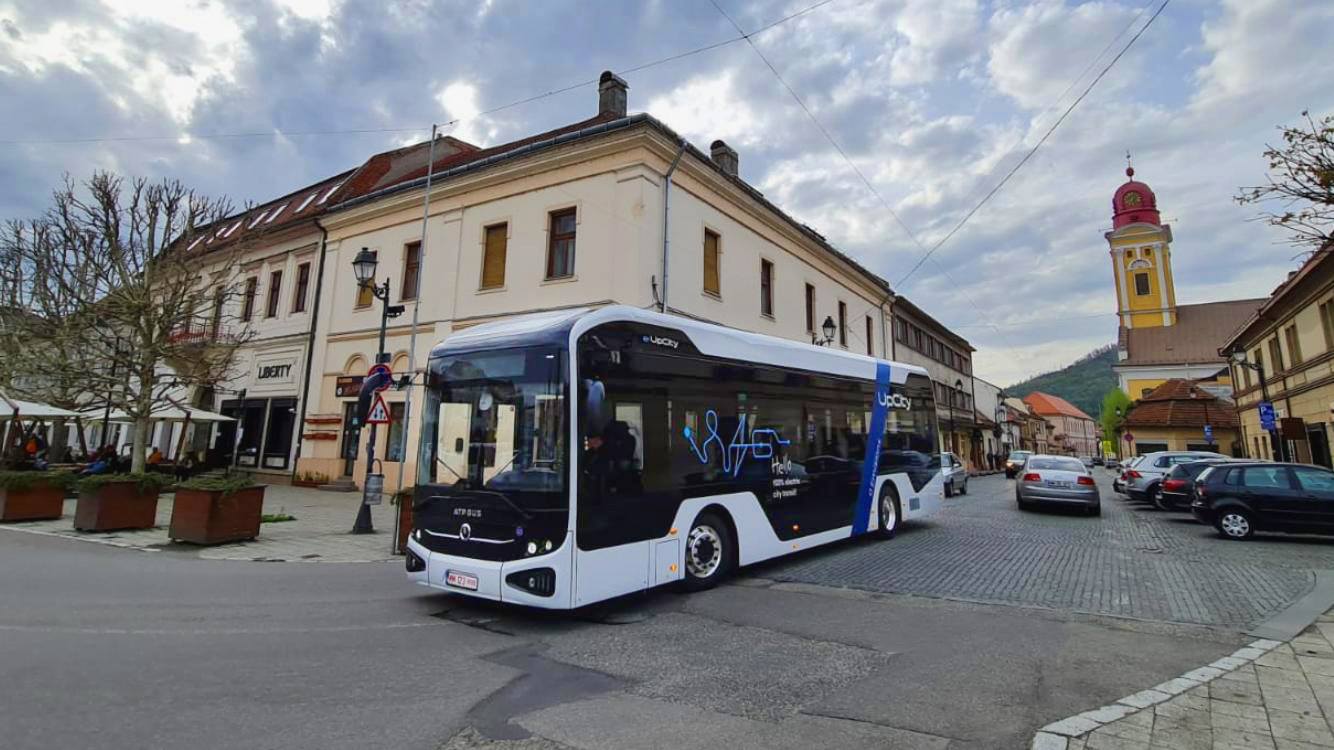Municipalitatea din Oradea, interesată de autobuzul electric produs de băimărenii de la ATP Trucks Automobile