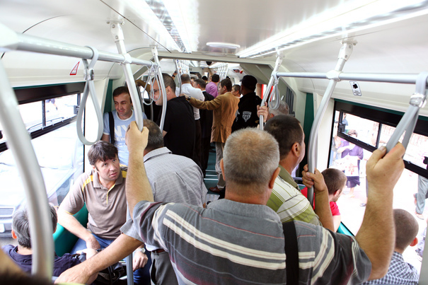 Societatea de Transport Public Timişoara angajează 89 de conducători de tramvai şi troleibuz