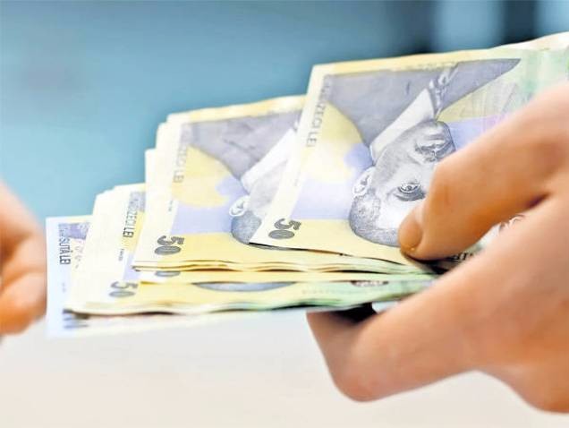 Salariul minim va creşte la 1.250 de lei de la 1 mai 