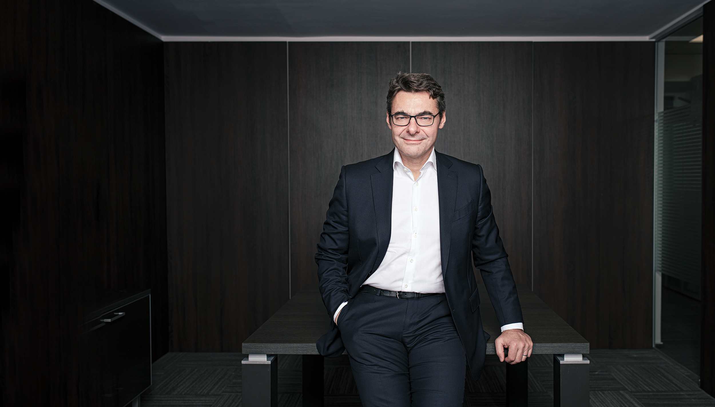 Business Magazin. Cine este Clemens Petschnikar, un austriac pentru care România a devenit cea mai bună afacere. În anii ’90 a fost recrutat pentru rolul de CEO al Billa şi de atunci nu a mai plecat de aici 