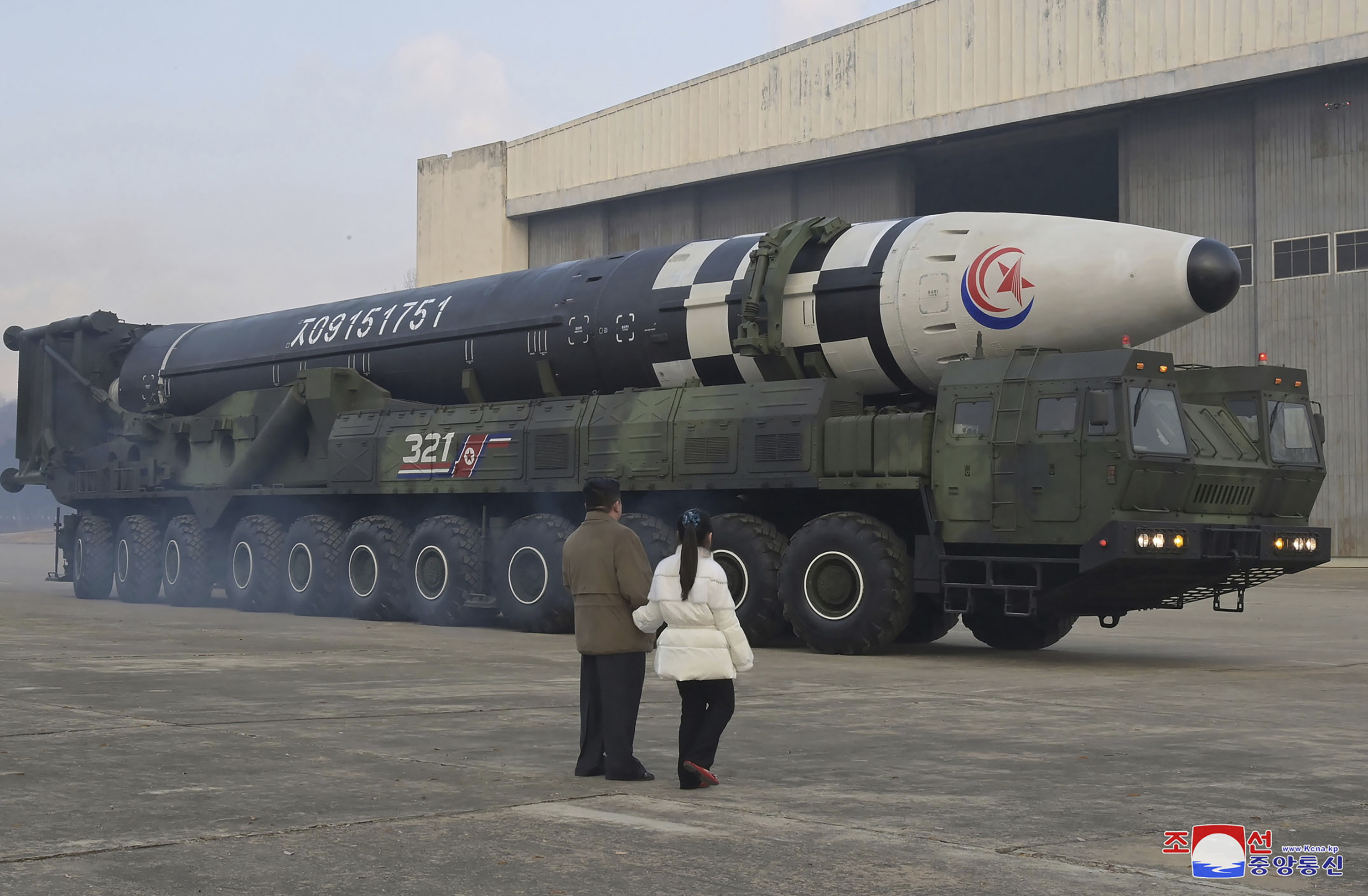 Noua "rachetă monstru" Hwasong-17 a Coreei de Nord, care a băgat spaima în întreaga lume 