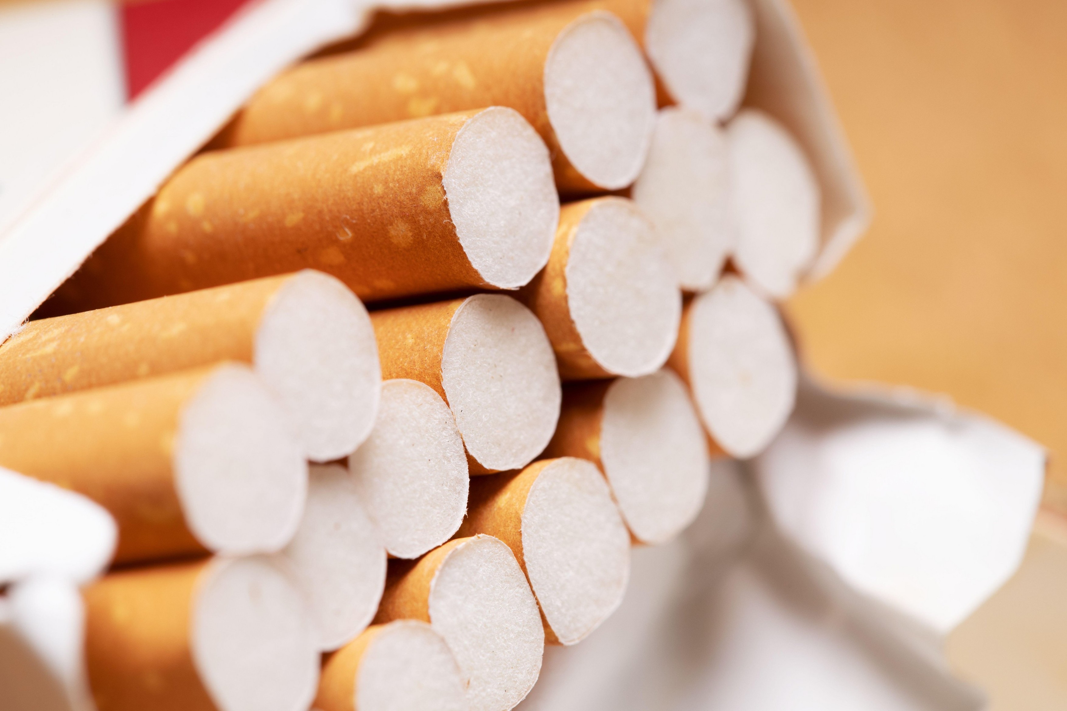 Mari producători din industria tutunului susţin taxarea echitabilă a tuturor produselor cu nicotină