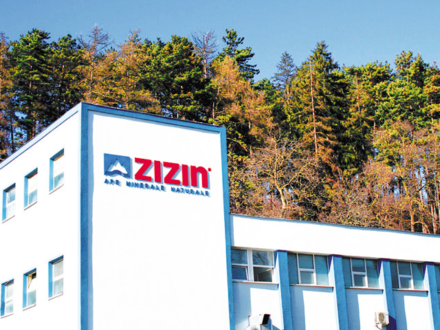Producătorul apei Zizin, controlat de familia Lazăr din Braşov, a făcut profit de 6 milioane de lei. Apa minerală naturală Zizin îşi are originea în Munţii Ciucaş