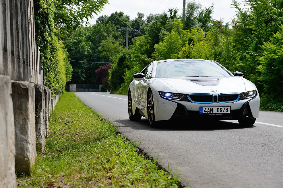 Test Auto ZF: BMW i8, „Înapoi în viitor”