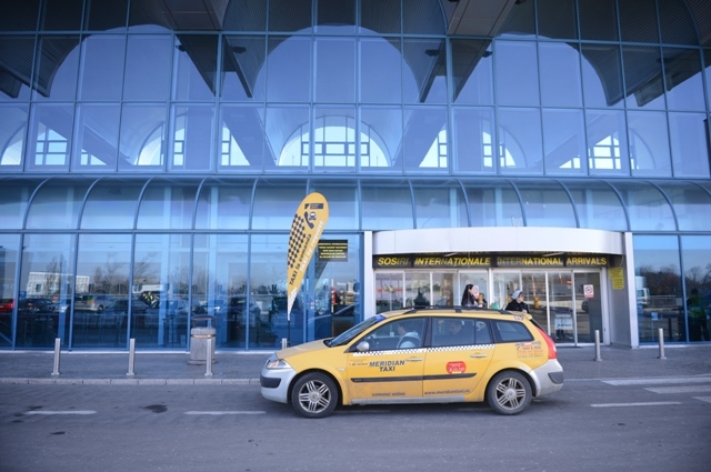 Ministrul transporturilor spune că taximetriştii de la Otopeni nu şi-au ridicat avizele