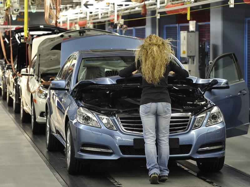 O veste foarte bună pentru România: Industria auto germană dă semne de revenire 