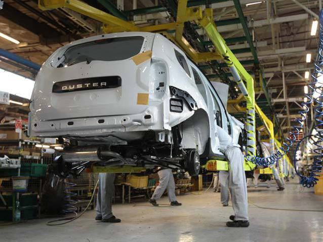 Producţia auto rămâne la peste 50.000 de maşini asamblate de Ford şi Dacia