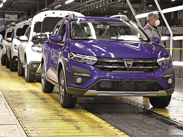 Dacia Sandero a fost în 2020 cel mai bine poziţionat automobil produs în România, iar Ford Puma a adus cea mai mare creştere. Modelul Sandero vândut în Europa de Vest este produs în Maroc, la Tanger, nu în România