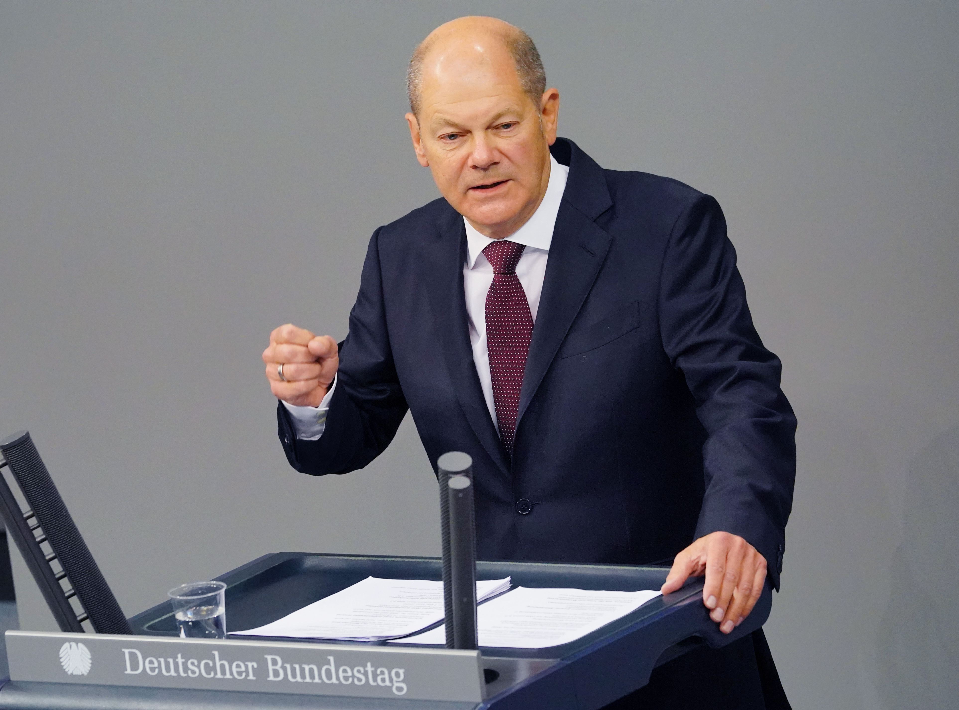 Cancelarul german avertizează împotriva protecţionismului cu referire la ancheta legată de maşinile electrice chineze