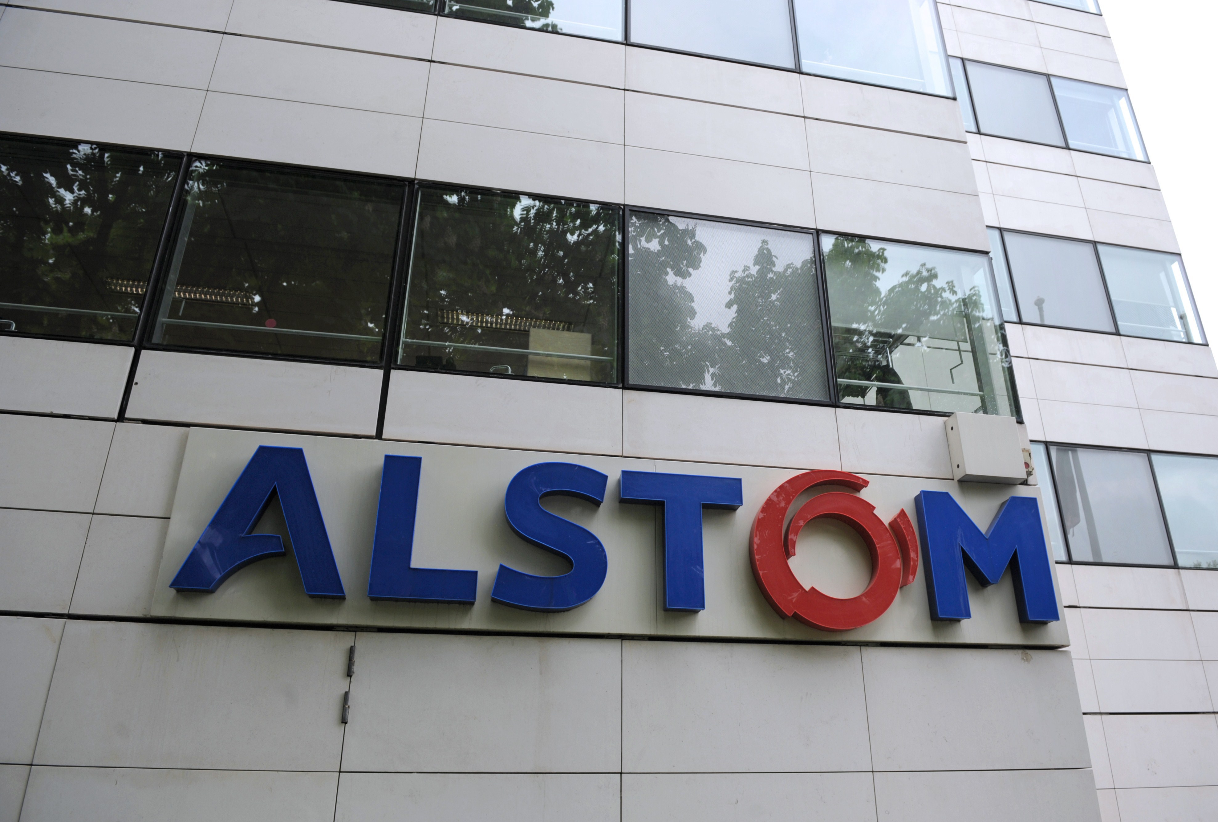 Investiţie uriaşă a companiei franceze Alstom inaugurată în Ungaria