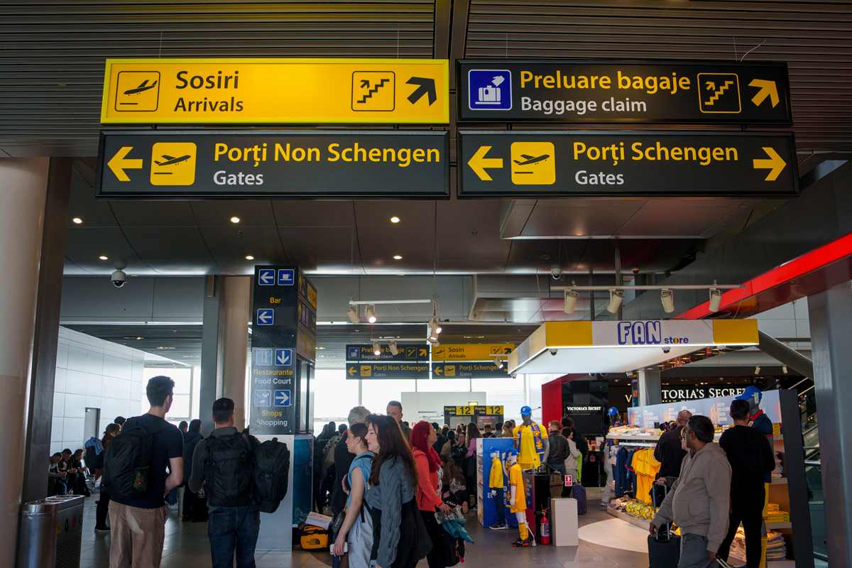 O lună de Schengen. Peste 1,5 milioane de pasageri au călătorit către destinaţii din zona Schengen în aprilie. Controlul de frontieră a fost eliminat şi timpii de aşteptare au fost reduşi. 