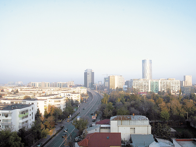 Închirierile de birouri au crescut cu 5,57% în Bucureşti şi cu peste 60% în marile oraşe din ţară