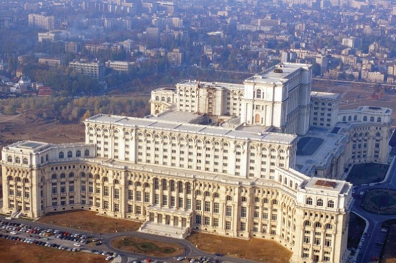 order perspective Reassure Cine vrea să cumpere Palatul Parlamentului? Clădirea este evaluată la 5,59  mld.lei (1,2