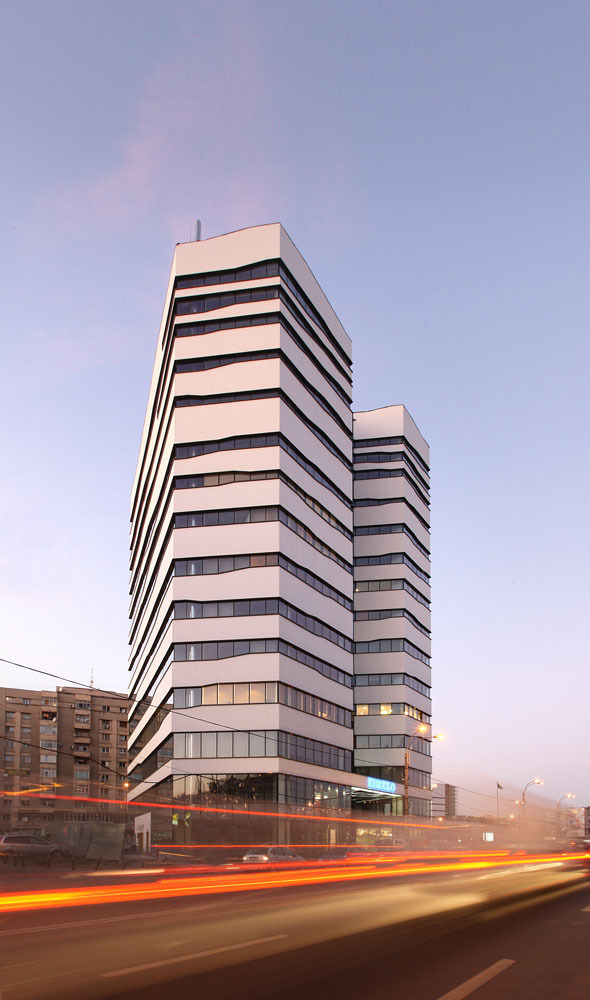 Fondul elen de investiţii Bluehouse Capital a vândut clădirea de birouri Olympia Tower din apropiere de Piaţa Muncii din Bucureşti către grupul imobiliar britanic Yellow Tree