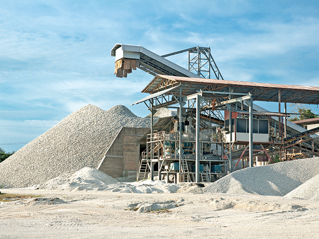 Cei mai mari producători de ciment au raportat marje de profit între 10% şi 19% în 2022. Ordinea lor în clasament a rămas neschimbată: Holcim - afaceri de 2,2 mld. lei, Romcim - afaceri de 1,7 mld. lei şi Heidelberg Cement, afaceri de 1,3 mld. lei