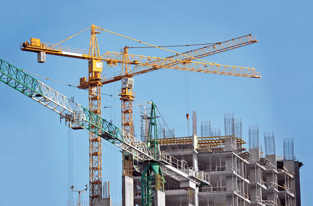Constructorii continuă să facă scenarii în cazul eliminării facilităţilor fiscale: „Inginerii, maiştrii şi muncitorii îşi vor relua căutarea de oportunităţi în afara ţării”