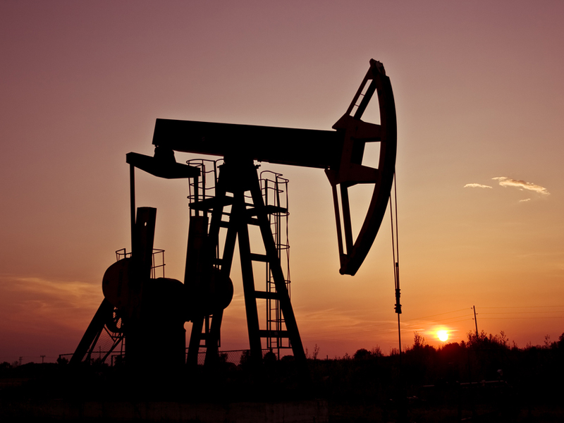 Aproximativ o treime din producătorii de petrol la nivel global riscă falimentul în acest an