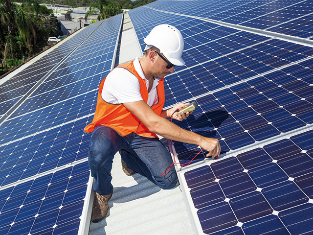 Estate Indirect stockings PNRR: au fost depuse 668 de proiecte pentru panouri fotovoltaice şi  centrale eoliene, cu o putere