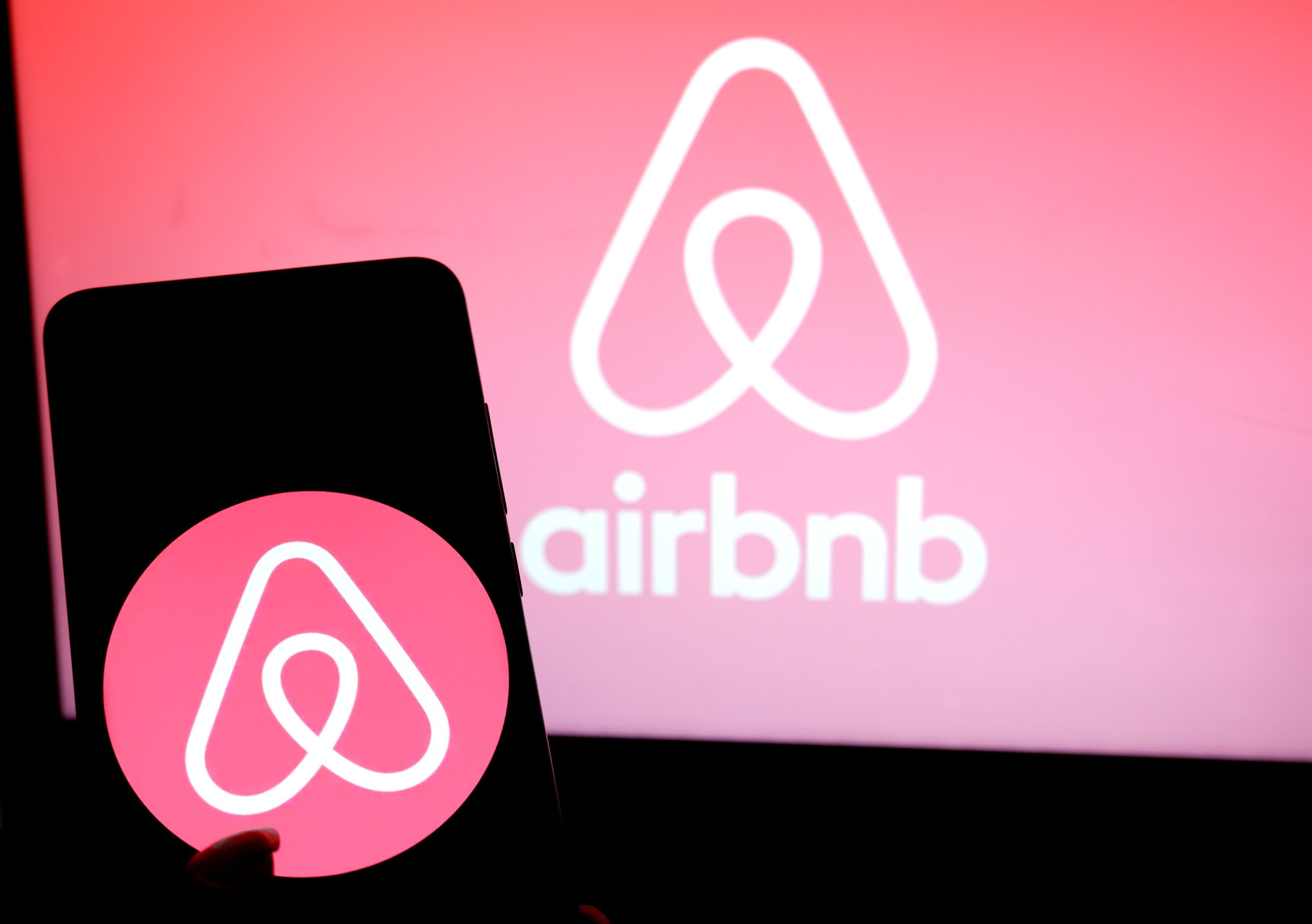 Pandemia de COVID împinge o listare surpriză: Airbnb a depus tacit documentele pentru listarea pe bursă în SUA  