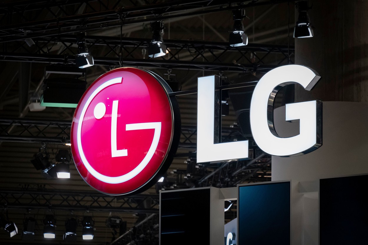 Răspunsul oficialilor LG privind vulnerabilităţile sistemului de operare al televizoarelor sale: Am făcut update-urile de securitate necesare. Niciun televizor nu va mai fi expus riscului după actualizare. Sfătuim utilizatorii să instaleze cele mai noi actualizări.